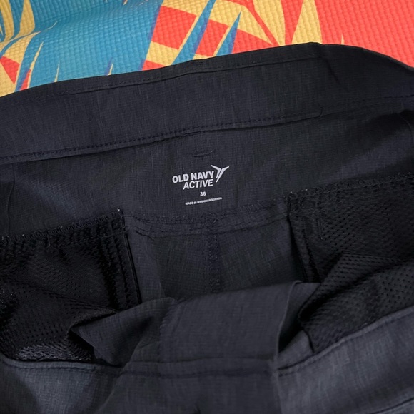 Old navy active shorts size 36 - Picture 2 of 3